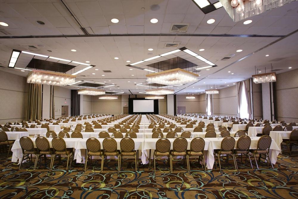 Hotel Radisson Philadelphia Northeast 3*