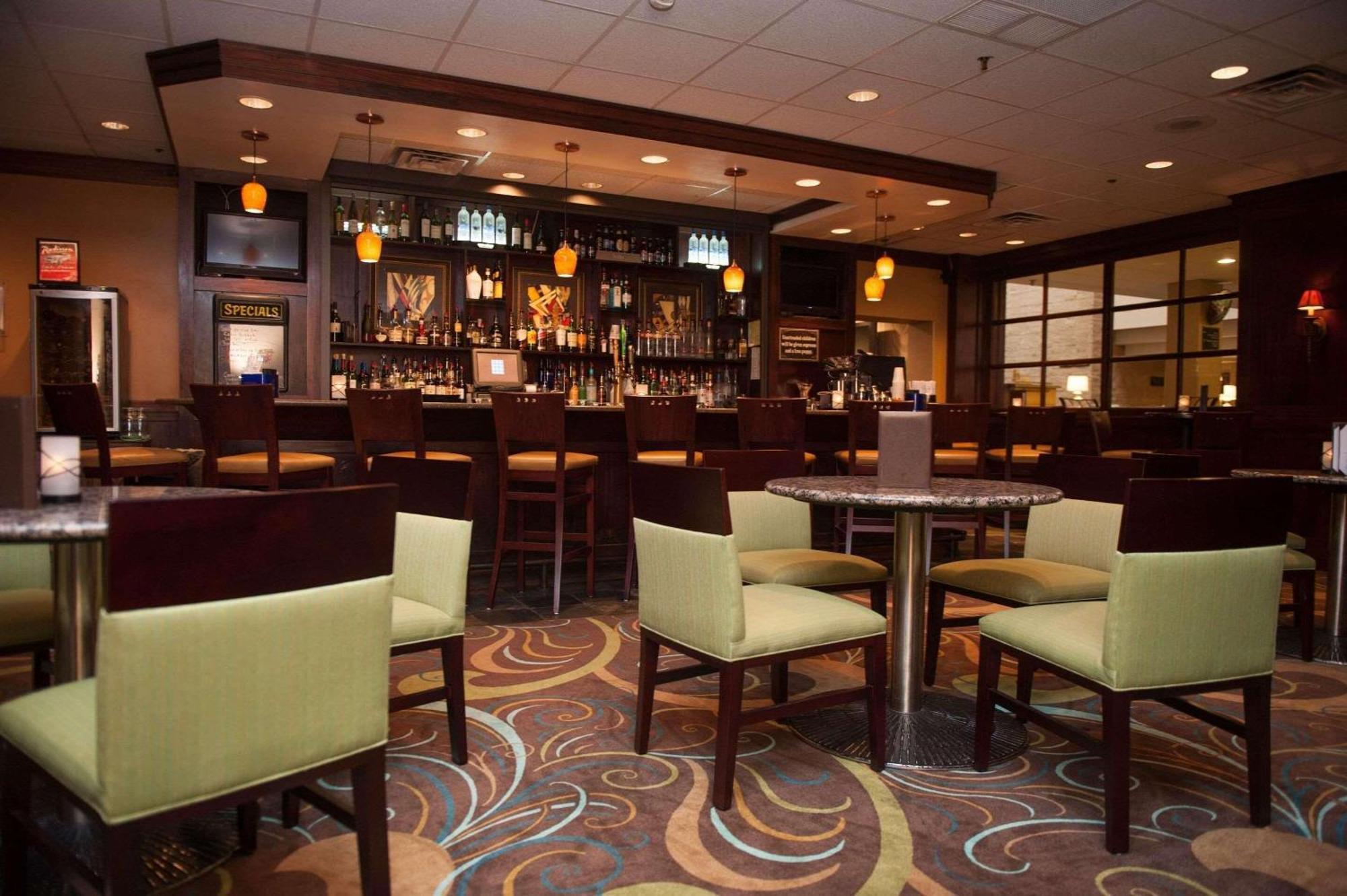 Hotel Radisson Philadelphia Northeast 3*